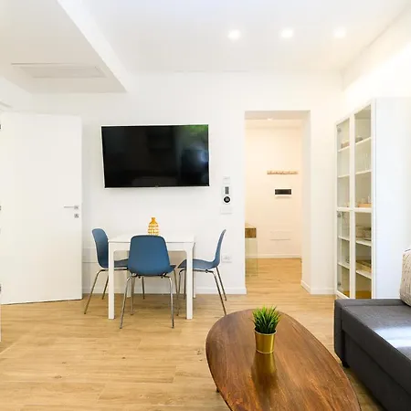 Modern & Elegant By Ndp Rent דירה *