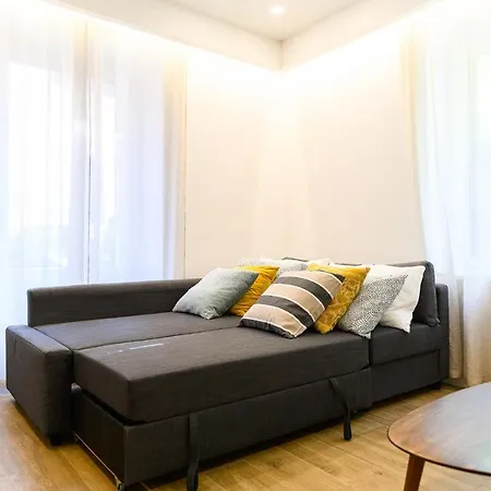 Modern & Elegant By Ndp Rent Apartment *
