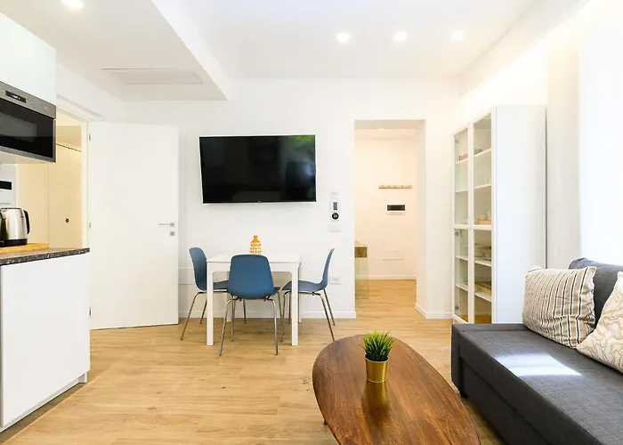 Modern & Elegant By Ndp Rent Apartment *